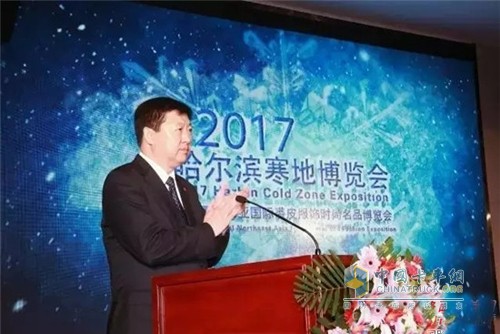 宇通重工純電動自裝卸式垃圾車